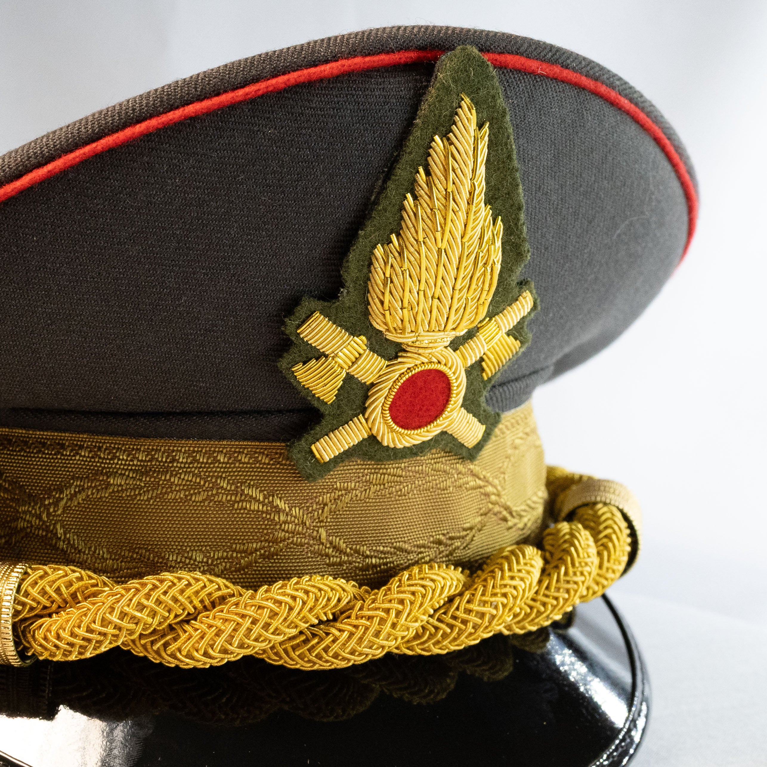 Fiamma per berretto da parata ricamata